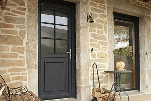 Portes de garage et portes d'entrée par Finestra